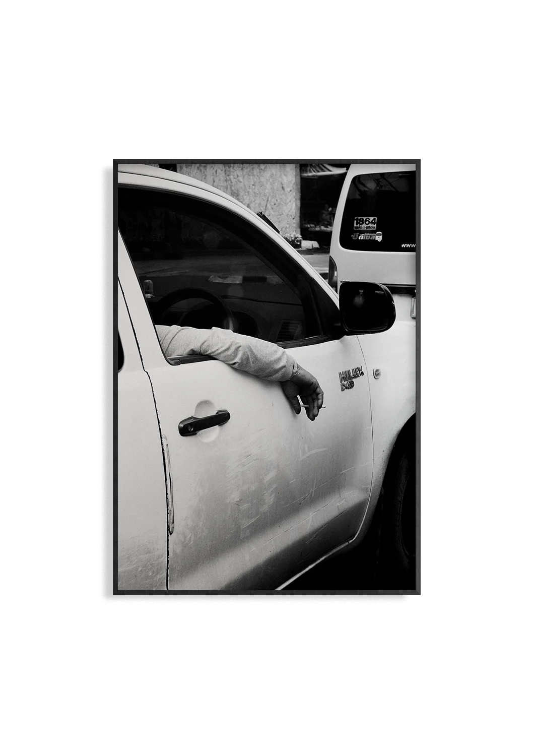 Traffic – Schwarzweiß Fotografie Kunstdruck von Alexander Zahn, Stadtverkehr